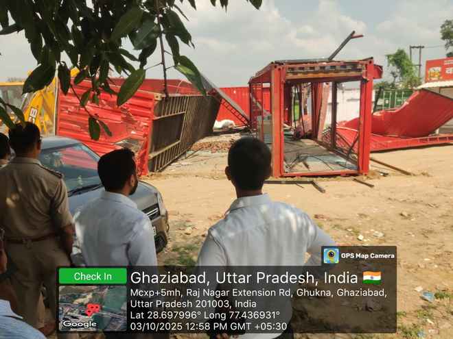 जीडीए ने राजनगर एक्सटेंशन में अतिक्रमण को हटाया