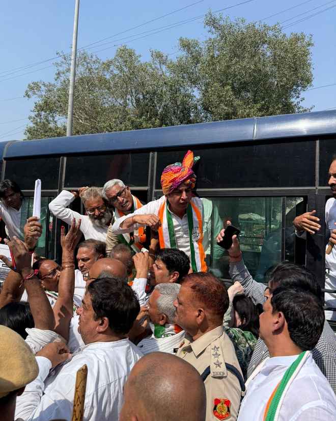 हम राहुल गांधी के बब्बर शेर हैं, डरने वाले नहीं: देवेंद्र यादव