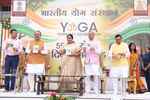 शरीर, मन और आत्मा को संतुलित कर हमें सकारात्मक ऊर्जा देता है योग: रेखा गुप्ता