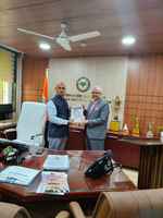 अखिल भारतीय आयुर्वेद संस्थान में शोध एवं बीमा सहयोग पर मंथन