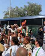 हम राहुल गांधी के बब्बर शेर हैं, डरने वाले नहीं: देवेंद्र यादव