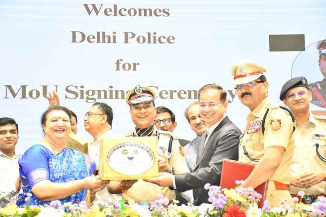दिल्ली पुलिस को आईजीडीटीयूडब्ल्यू से मिले 75 निगरानी ड्रोन