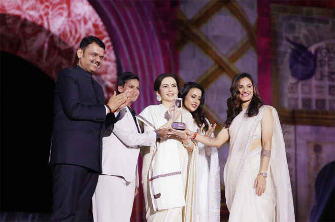 नीता एम. अंबानी ग्लोबल पीस ऑनर से सम्मानित