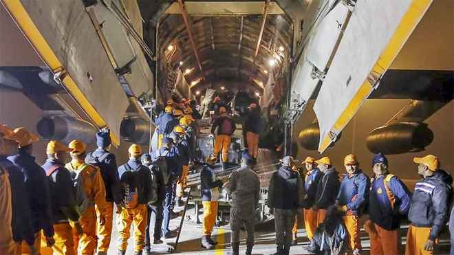 भारतीय वायु सेना का विमान श्रीलंका के लिए आपातकालीन राहत सामग्री लेकर पहुंचा