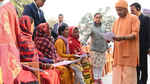 गोरखनाथ मंदिर परिसर में जनता दर्शन के दौरान मुख्यमंत्री आदित्यनाथ ने लोगों की समस्याएं सुनीं