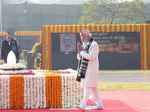 राष्ट्रपति और प्रधानमंत्री ने वाजपेई के स्मारक सदैव अटल पर श्रद्धांजलि अर्पित की