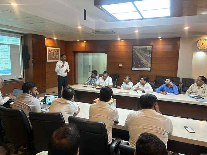 जीडीए कर्मचारियों को दिया गया प्रॉपर्टी मैनेजमेंट सिस्टम पर काम करने का प्रशिक्षण