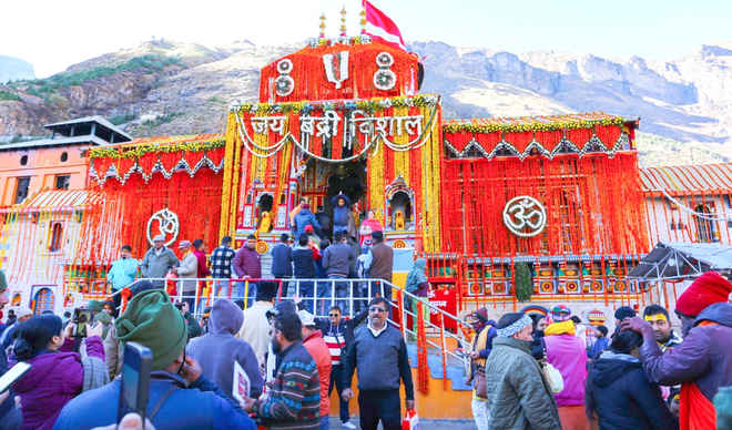 बदरीनाथ मंदिर के कपाट खुले, चारधाम यात्रा पूर्ण रूप से शुरू