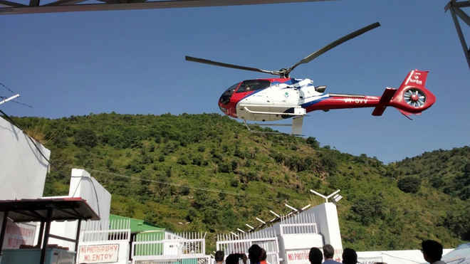माता वैष्णो देवी धाम में श्रद्धालुओं के लिए हेलीकॉप्टर सेवा सात दिन बाद बहाल