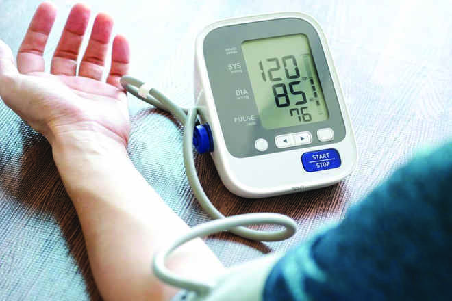 उच्च रक्तचाप की समस्या से निपटने के लिए नियमित जांच को राष्ट्रीय प्राथमिकता बनाना चाहिए: चिकित्सक