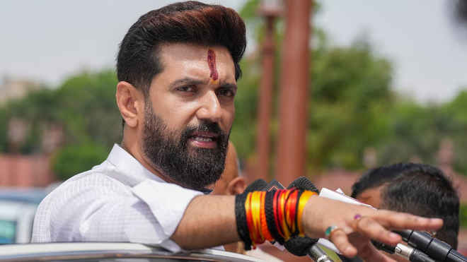 चिराग पासवान को विधानसभा चुनाव लड़वाने के प्रस्ताव के लिए बैठक कर सकती है लोजपा (रामविलास)