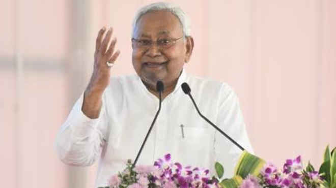 बिहार सरकार ने वृद्धावस्था, विधवा पेंशन में 700 रुपए प्रति माह की बढ़ोतरी की