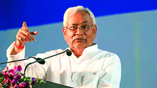 नीतीश ने एक करोड़ से अधिक लाभार्थियों को बढ़ी हुई पेंशन राशि की पहली किस्त अंतरित की