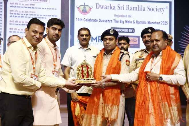 राम-भरत मिलन का मंचन देख भावुक हुए दर्शक