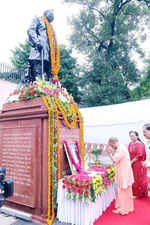 योगी आदित्यनाथ ने उप्र के प्रथम मुख्यमंत्री गोविंद बल्लभ पंत की जयंती पर श्रद्धांजलि अर्पित की