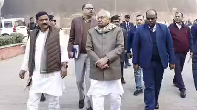 बिहार : नीतीश कुमार ने पश्चिम चंपारण से समृद्धि यात्रा की शुरुआत की