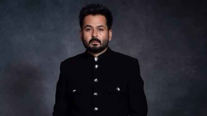 डिजाइनर सूट में नेशनल अवॉर्ड लेने पहुंचे आदित्य धर, मनीष मल्होत्रा को कहा- दिल से थैंक्यू