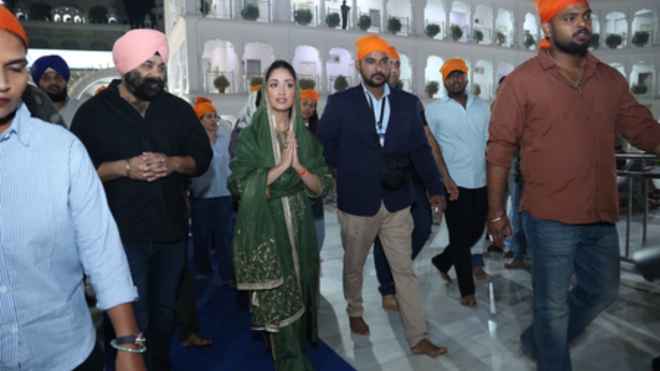 यामी गौतम ने 'नई नवेली' की रिलीज से पहले पटना साहिब गुरुद्वारे में लिया आशीर्वाद