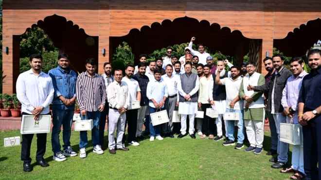 हरियाणा के युवाओं ने मुख्यमंत्री धामी से साझा किए उत्तराखंड भ्रमण के अनुभव