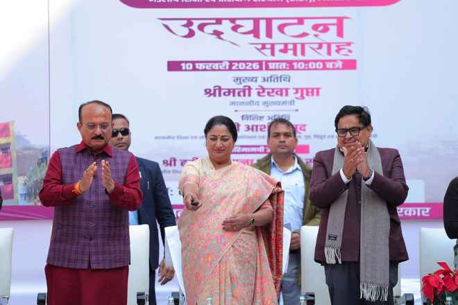 बच्चों को विश्वस्तरीय शिक्षा और तकनीक देना सरकार को उद्देश्य: रेखा गुप्ता