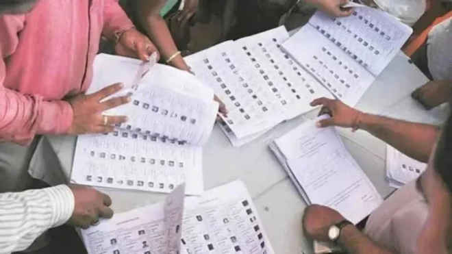 असम में स्थाई रूप से स्थानांतरित लोग मतदाता सूची में नाम जोड़ने के लिए कर सकते हैं आवेदन: अधिकारी