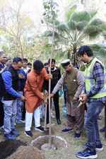 एनडीएमसी उपाध्यक्ष ने सरोजिनी नगर में किया पौधारोपण