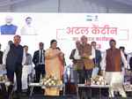 अटल कैंटीन से प्रवासी मजदूरों और छात्रों को मिल रहा बड़ा सहारा: उपराज्यपाल