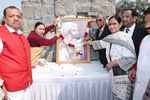 स्थायी समिति अध्यक्षा ने छत्रपति शिवाजी की प्रतिमा पर माल्यार्पण कर श्रद्धासुमन अर्पित किए