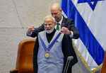 प्रधानमंत्री मोदी को इजराइल के स्पीकर ऑफ द नेसेट मेडल प्रदान किया गया
