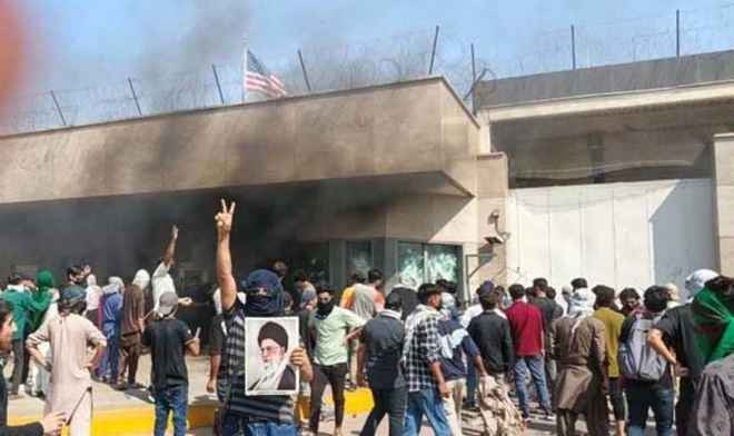 कराची में अमेरिकी वाणिज्य दूतावास के बाहर झड़प, 10 लोगों की मौत