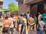 उप्र : होली पर बच्चों के झगड़े के कारण दो पक्षों के बीच पथराव, चार लोग गिरफ्तार
