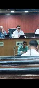 शिक्षा समिति अध्यक्ष ने की मिड-डे मील योजना की समीक्षा