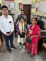 जम्मू मंडल के रेल कर्मचारियों ने ट्रेन में यात्री का छूटा हुआ बैग सुरक्षित लौटाया