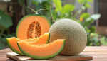 गर्मियों का सुपरफ्रूट: बढ़ती गर्मी में तन को सुकून और चेहरे को निखार देता है खरबूजा