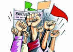 लामडिंग रेलवे स्टेशन परिसर में सफाई कर्मचारियों ने किया विरोध प्रदर्शन