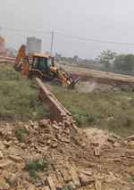 अवैध कॉलोनी पर चला जीडीए का बुलडोजर