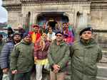 कैलाश खेर ने किए बाबा केदार के दर्शन, धाम में गाया ‘जय जय केदारा’ गीत