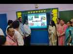 दिल्ली नगर निगम स्कूल में लगाए गए स्मार्ट बोर्ड