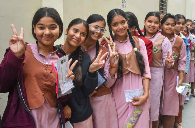 सीबीएसई 12वीं बोर्ड, बीते साल के मुकाबले रिजल्ट 3.19 प्रतिशत कम, पहली बार डिजिटल मूल्यांकन