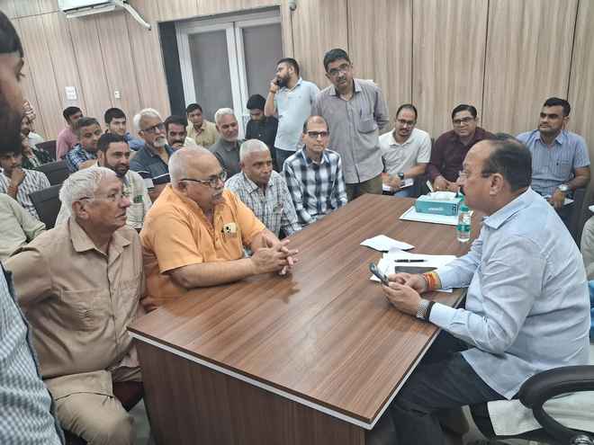 पेंशन फाइटर्स प्रतिनिधिमंडल ने मंत्री आशीष सूद से की मुलाकात