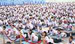 हैदराबाद में 6,000 लोगों ने एक साथ किया भुजंगासन, बना एशिया बुक ऑफ रिकॉर्ड्स