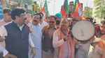 दिल्ली भाजपा कार्यकर्ताओं ने दीनदयाल उपाध्याय मार्ग पर निकाला बंगाल विजय जुलूस