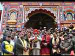 राज्यपाल ने किए भगवान बदरीविशाल के दर्शन, व्यवस्थाओं का लिया जायजा
