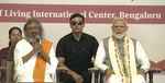 प्रधानमंत्री नरेंद्र मोदी देश के अमूल्य और श्रेष्ठ पुत्र, हमें उन पर गर्व है: श्री श्री रविशंकर