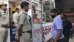 तय समय बाद खुले मिले शराब के ठेके, पुलिस-आबकारी की संयुक्त दबिश