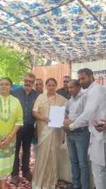 विरोध के बाद एमसीडी ने नेहरू हिल पार्क में लगाए गए बकरा बाजार का आवंटन रद्द किया