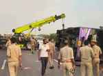 उन्नाव जिले में लखनऊ-आगरा एक्सप्रेसवे पर डबल डेकर बस पलटी, छह की मौत व 21 घायल