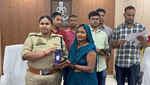 मीरजापुर पुलिस ने गुम हुए 234 मोबाइल फोन खाेज निकाला