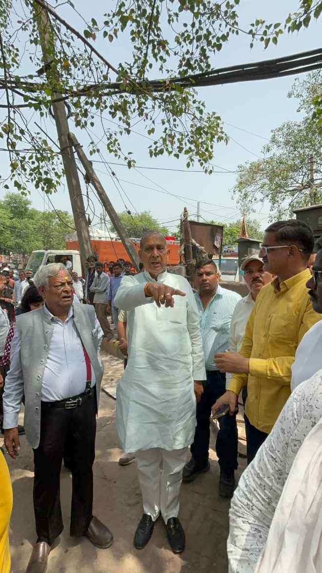 नेता सदन ने चांदनी चौक का किया निरीक्षण
