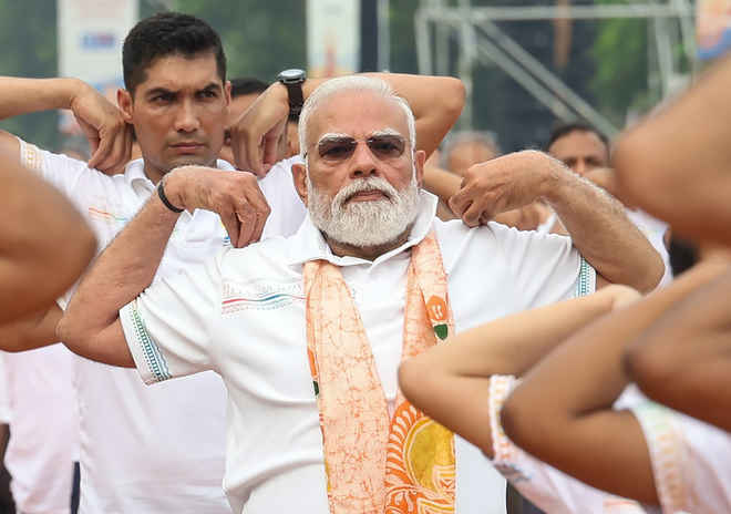 कोलकाता में योग दिवस कार्यक्रम का समापन, पीएम मोदी बोले- 'लोगों ने निभाया आदर्श नागरिक का कर्तव्य'